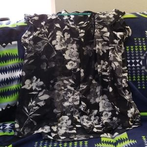 Roz& Ali black and white floral blouse